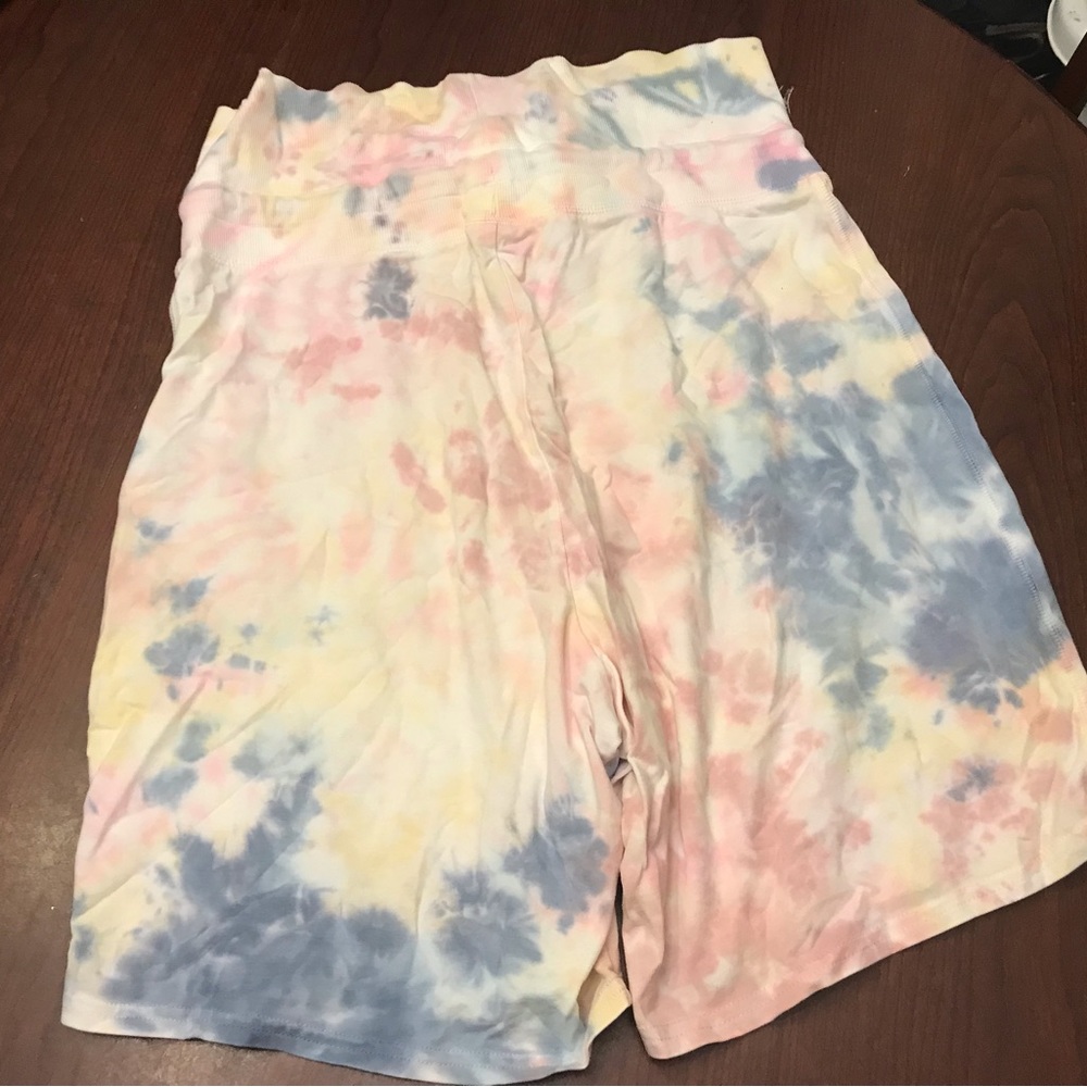 tie dye in shorts! Yes! - Picture 2 of 2